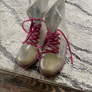 Stylish Women's Glitter Boots with Pink Laces